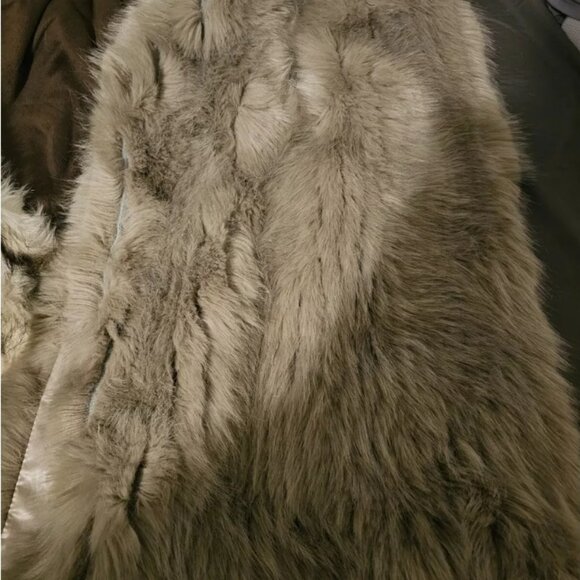 Donna Salyers Fabulous Furs XS Apres Ski Silver Fox Faux Fur Vest - Picture 5 of 7